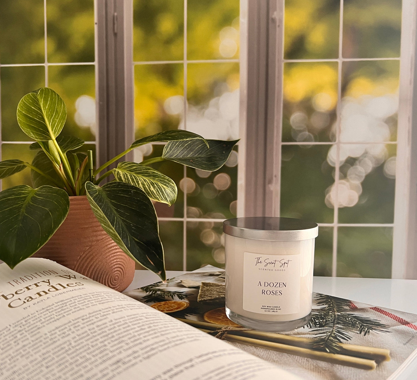 A Dozen Roses Candle - Abundia House